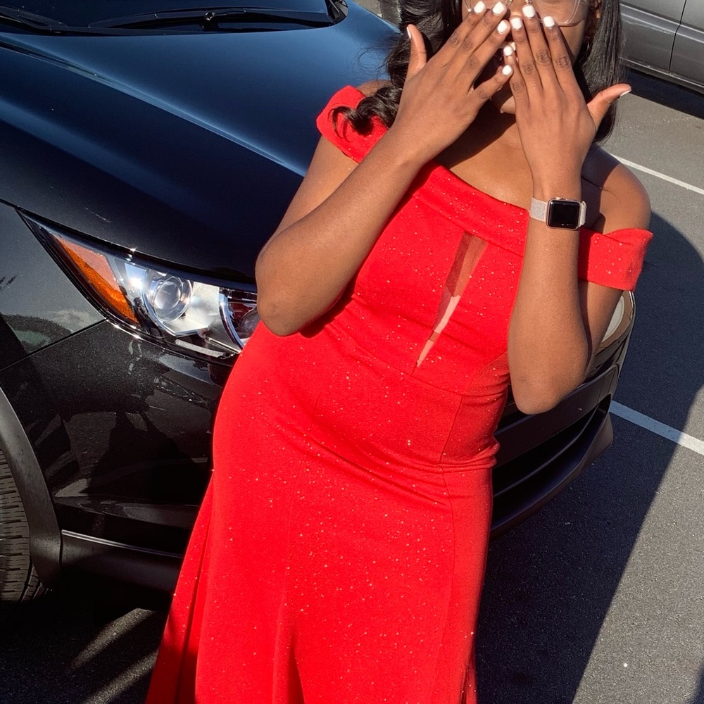 Simple Gown - image 2